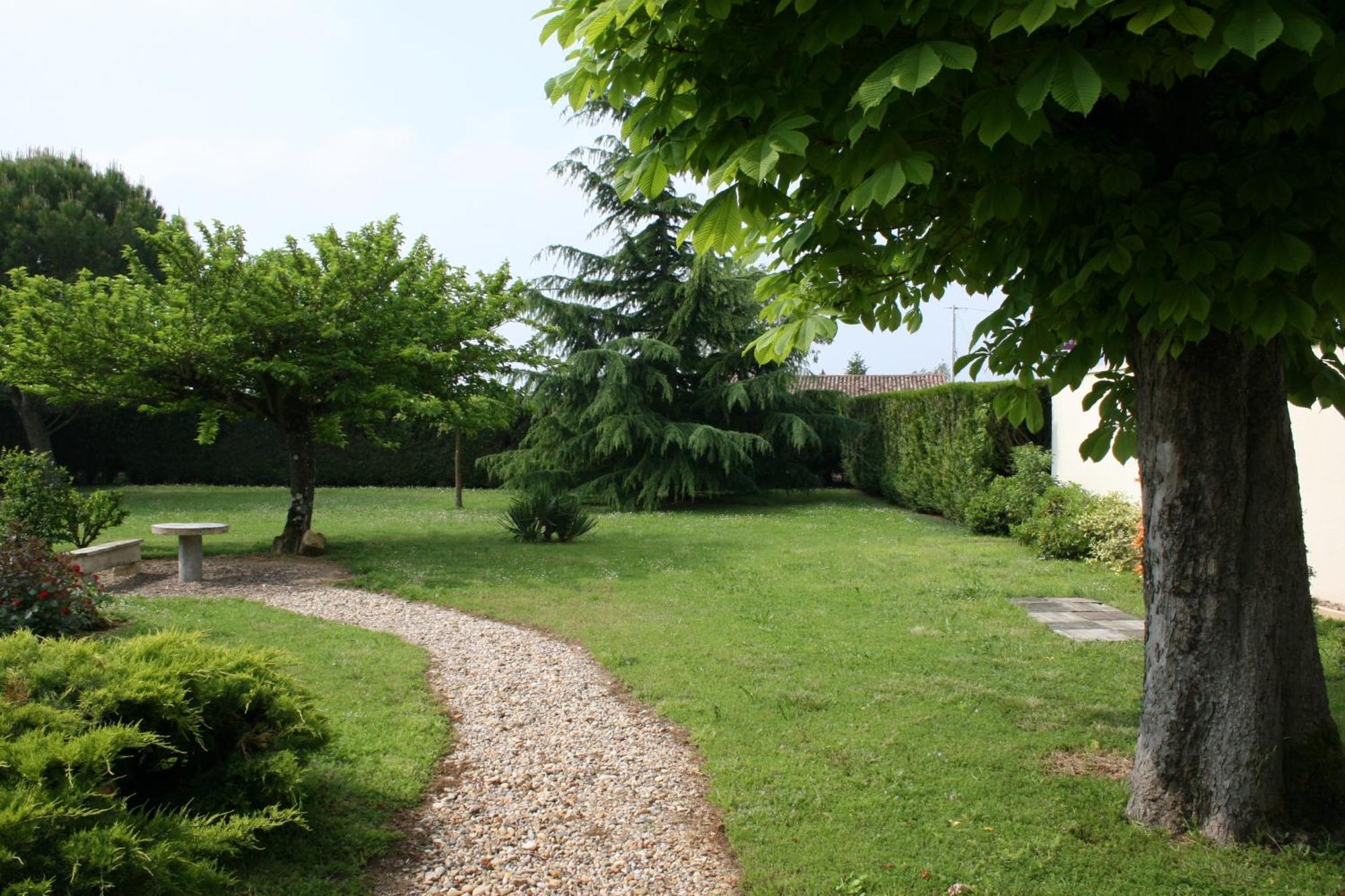 Galot La Chapelle Hotel Gardegan-et-Tourtirac Exterior photo